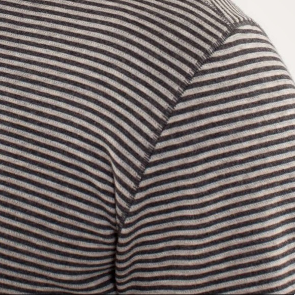 lululemon Organic Cotton Reversible Binary Long Sleeve Crew Shirt - Picture 4 of 13